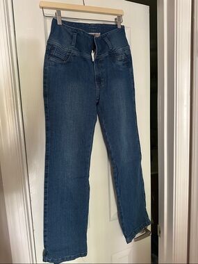 High-Rise Wide-Leg Jeans in Medium Blue